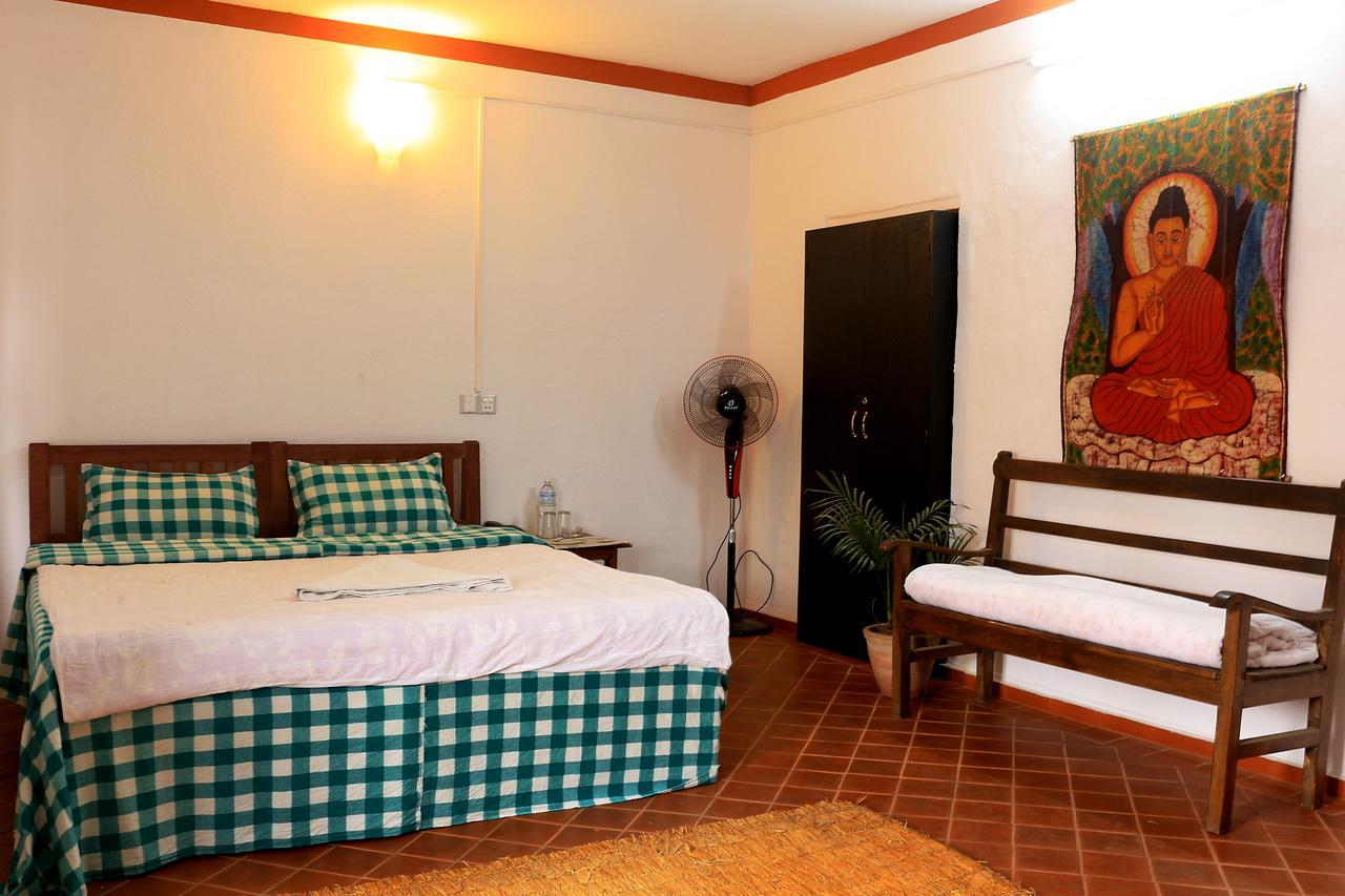 Hôtel Bravo à Katmandou Extérieur photo