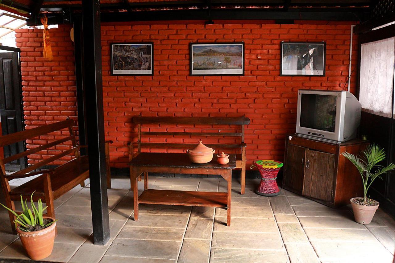 Hôtel Bravo à Katmandou Extérieur photo